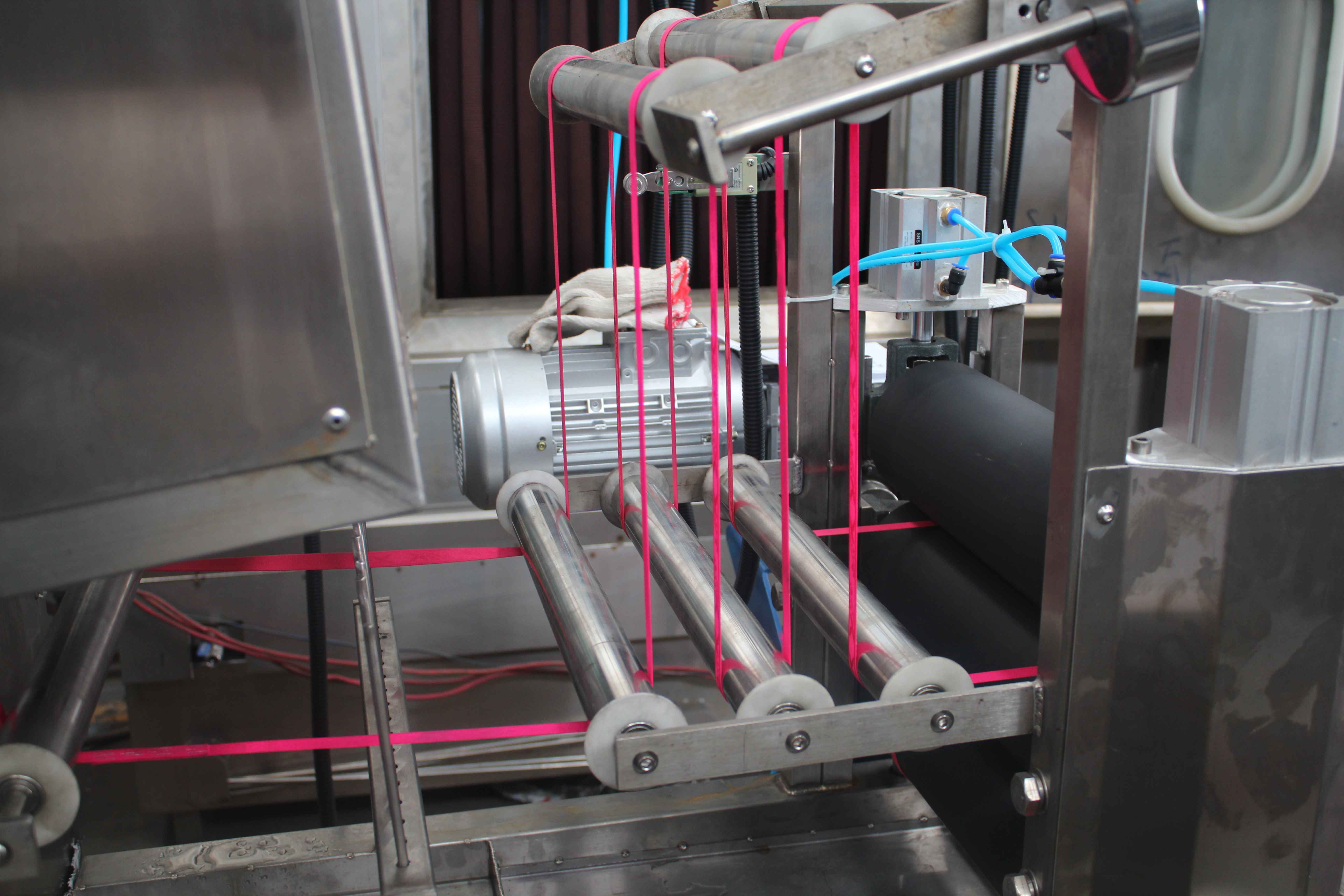 Dyeing process voor bedrukt cadeaulint